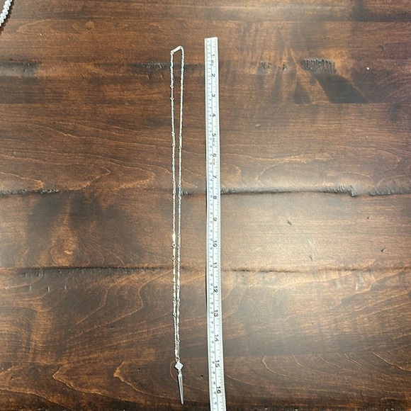 Silver necklace with spike pendant 16” drop, no clasp - Picture 4 of 4